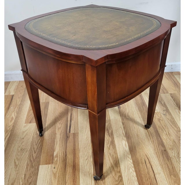 Pair Vintage American 20th C Mahogany & Leather Night End Tables by Paine For Sale In New York - Image 6 of 16
