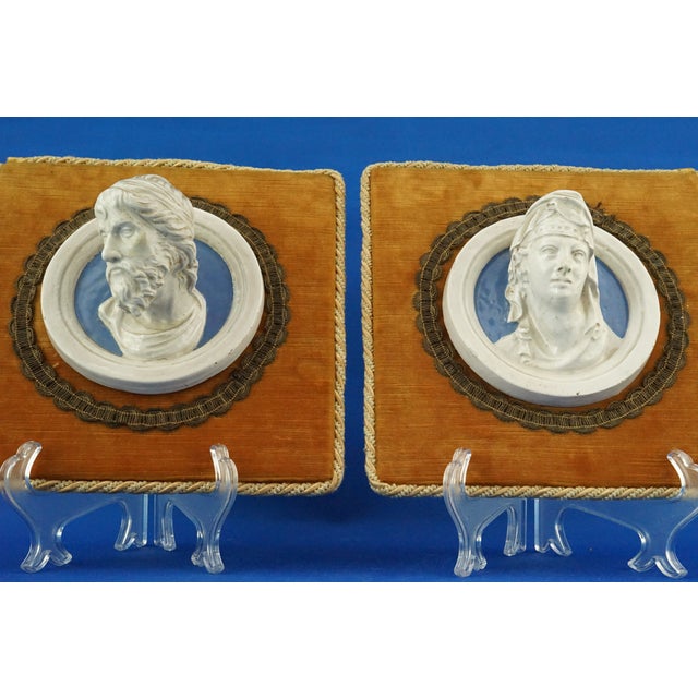19th Century Ceramic Medallions with High Relief Faces of Renaissance Figures from Cantagalli, Late 1800s, Set of 2 For Sale - Image 8 of 18