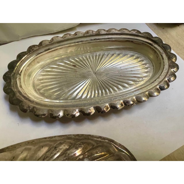 Metal Mid 20th Century Sheridan Silver Co Silverplate Covered Butter Dish Glass Liner Swirl Design For Sale - Image 7 of 11
