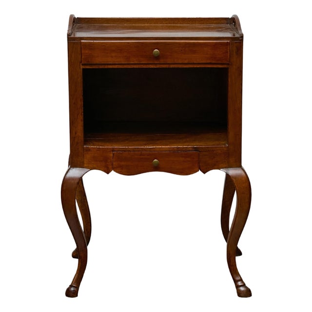 French Louis XV Walnut Nightstand with Tray Top and Hoof Feet, 19th Century For Sale