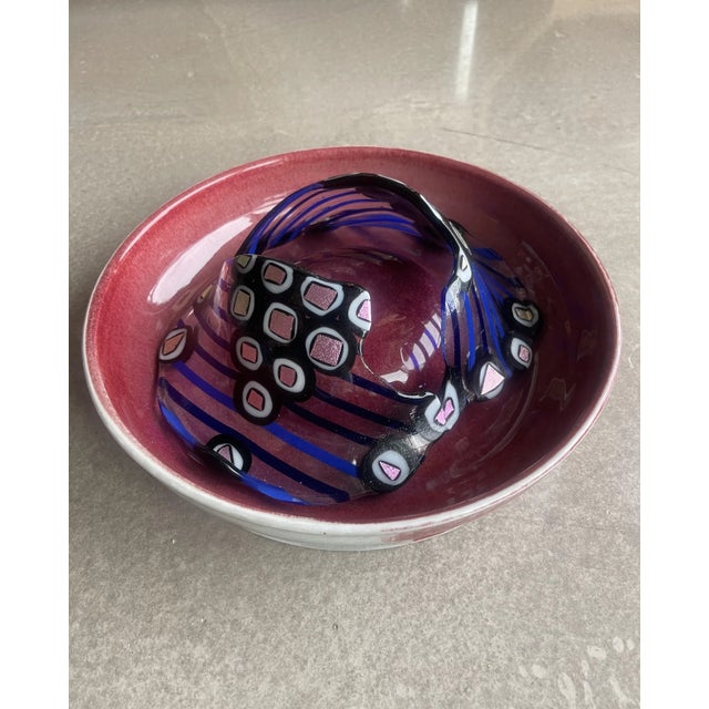Mid-Century Modern Signed 1980s Postmodern Studio Art Glass & Ceramic Wall Sculpture Charger Memphis Era Fused Centerpiece For Sale - Image 3 of 12
