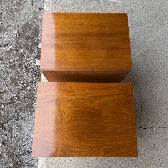 American of Martinsville Pair of American of Martinsville Nightstands For Sale - Image 4 of 12