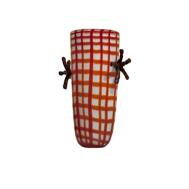 Edie Red Vase by Purho Dimensions: D17 x H40 cm Materials: Glass