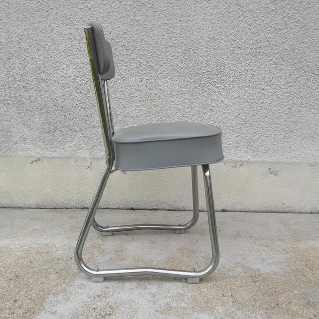 Industrial Grey Office Chair, in Good conditions. Designed 1960 to 1969