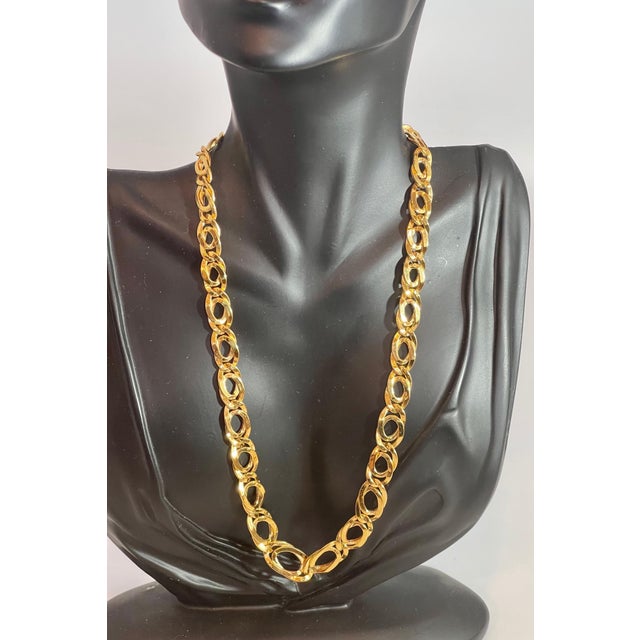 Gold 18 Karat Yellow Gold Hammered Double Oval Graduating Link Necklace 21 Gm For Sale - Image 8 of 8