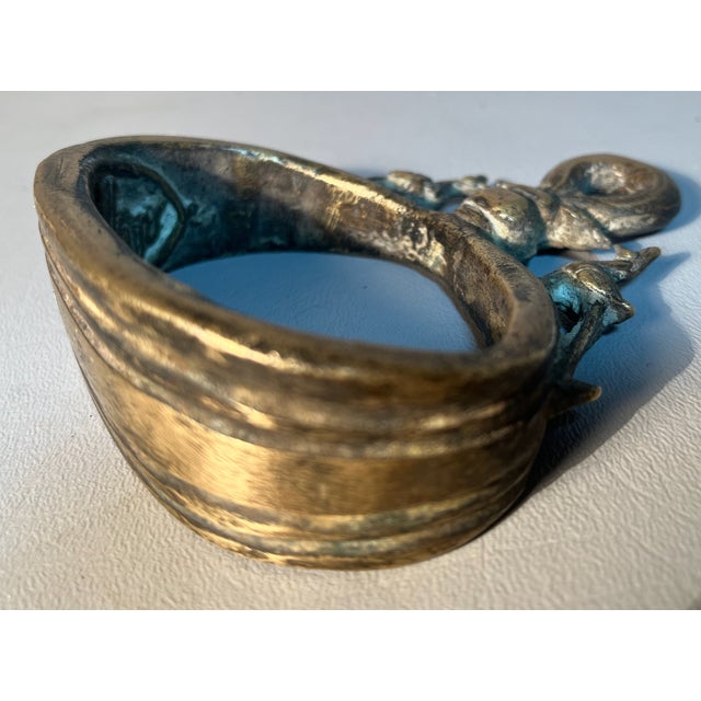 19th Century India Horse Stirrup Bronze With 2 Peacocks & Engraved Scrollwork For Sale In Providence - Image 6 of 6