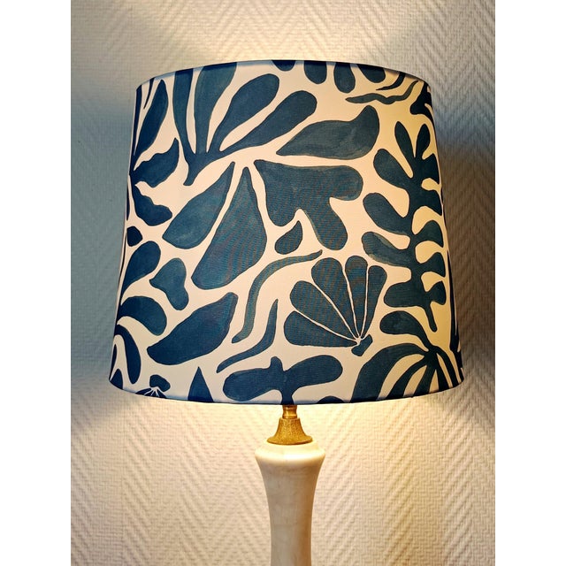 Alabaster Lamp with Gilding and Seashells, 1950s For Sale - Image 3 of 12