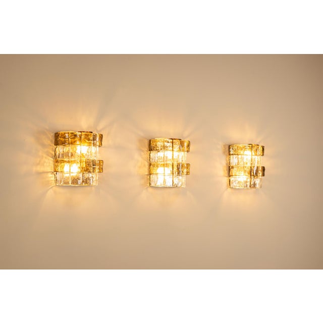 Mid-Century Modern LP277 Wall Lamps in Tobacco and Crystal Glass by Carlo Nason for Mazzega, Italy, 1970s, Set of 3 For Sale - Image 3 of 14