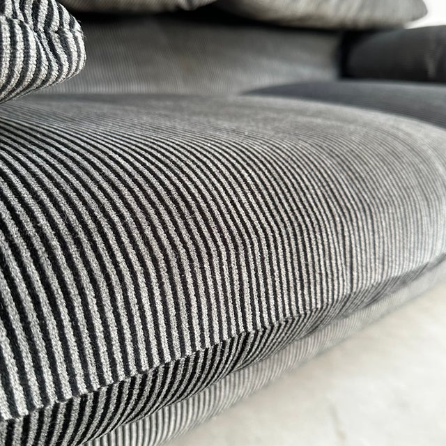 Maralunga Two-Seater Sofa by Vico Magistretti for Cassina, 1990s For Sale - Image 9 of 18