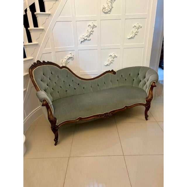 Antique Victorian Carved Walnut Chaise Lounge, 1850 For Sale - Image 3 of 17