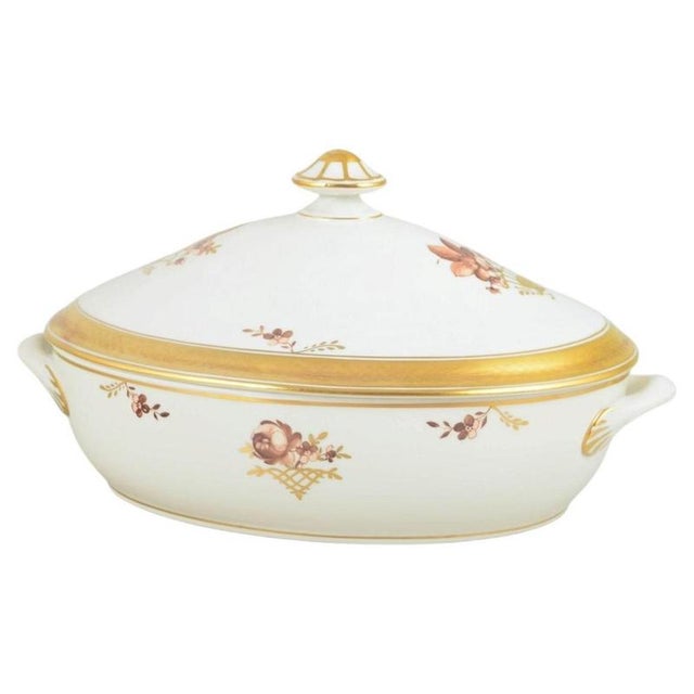 1960s Golden Basket Oval Tureen in Porcelain by Royal Copenhagen, 1964 For Sale - Image 5 of 5