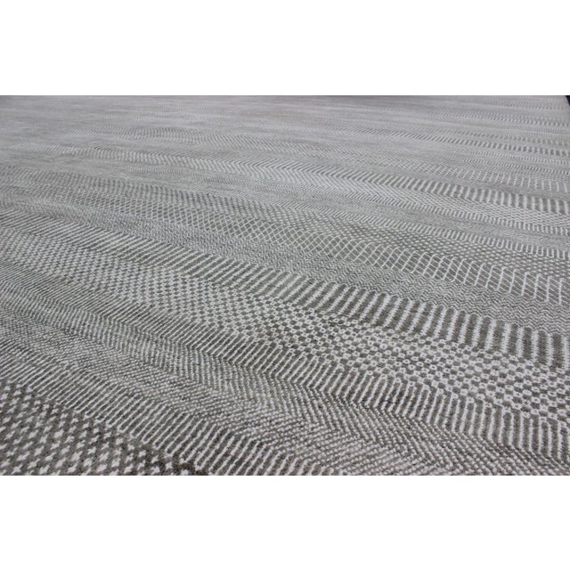 Large rug, Transitional modern rug in shades of grey and ivory with small repeating design. origin/ India Circa / 2010...