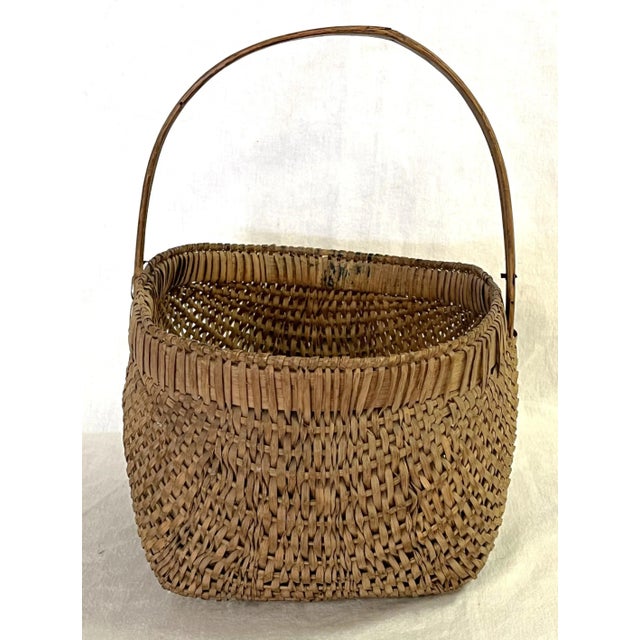 French Country Antique Primitive Round Buttocks Woven Egg Basket With Bent Wood Handle For Sale - Image 3 of 12
