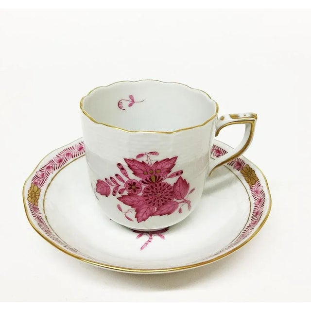 Chinese Bouquet Raspberry Porcelain Cups and Saucers from Herend Hungary, Set of 20 For Sale - Image 3 of 7