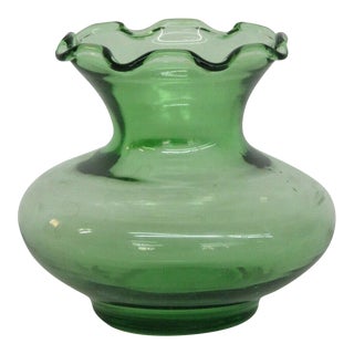 Anchor Hocking Style Emerald Green Glass Ruffled Rim Small Vase For Sale