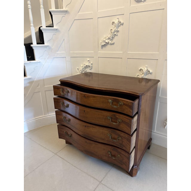 Antique Georgian Serpentine Chest of Drawers in Mahogany, 1700s For Sale - Image 4 of 11