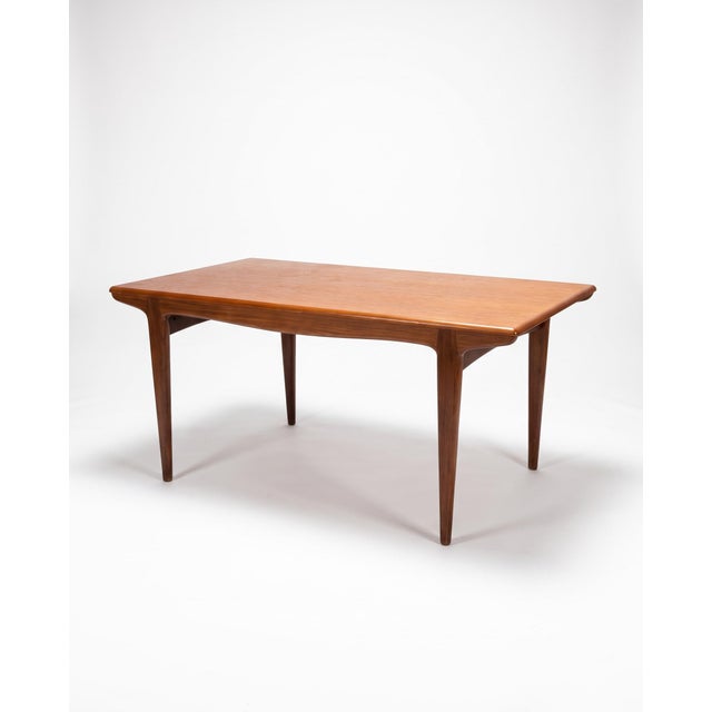 Scandinavian Extendable Table by Johannes Andersen, 1960 For Sale - Image 3 of 10