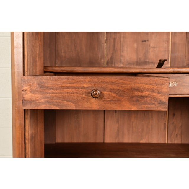 R. J. Horner Style Antique Victorian Carved Walnut Bookcase Cabinet, Circa 1880s For Sale In South Bend - Image 6 of 15
