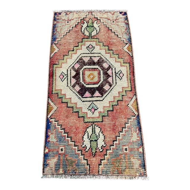 Turkish Yastik Rug 1'6" x 2'10" For Sale