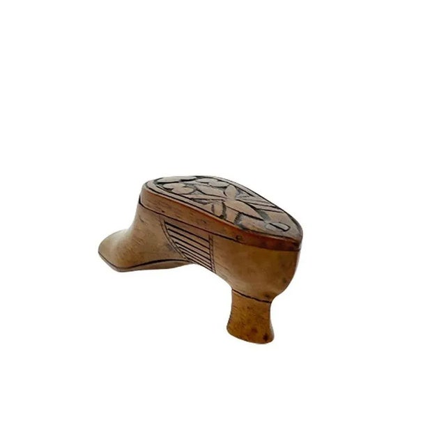 Early 19th Century Dutch Wooden Shoe Shaped Snuff Box For Sale - Image 4 of 8