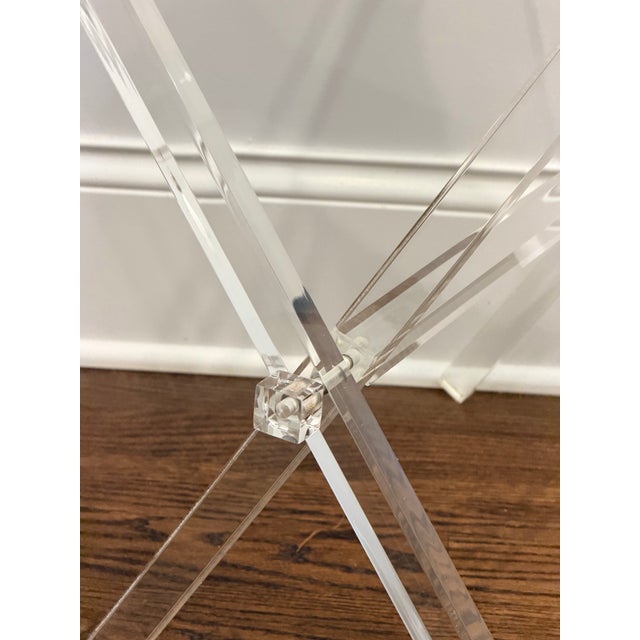 Mid-Century Modern Vintage Lucite Folding Luggage Stand by Creations at Dallas — Mid-Century Modern For Sale - Image 3 of 6