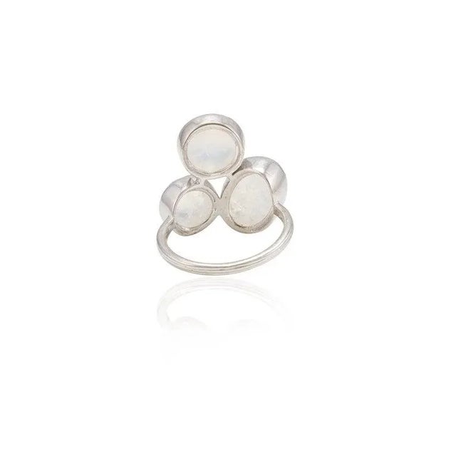 Boho 9.86ct Rainbow Moonstone Cocktail Ring Size 7 in 18k White Gold For Sale In New York - Image 6 of 13