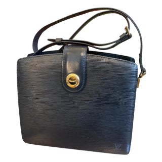 A 1993 Vintage Louis Vuitton Black Epi Leather Capucines Shoulder Bag For Sale