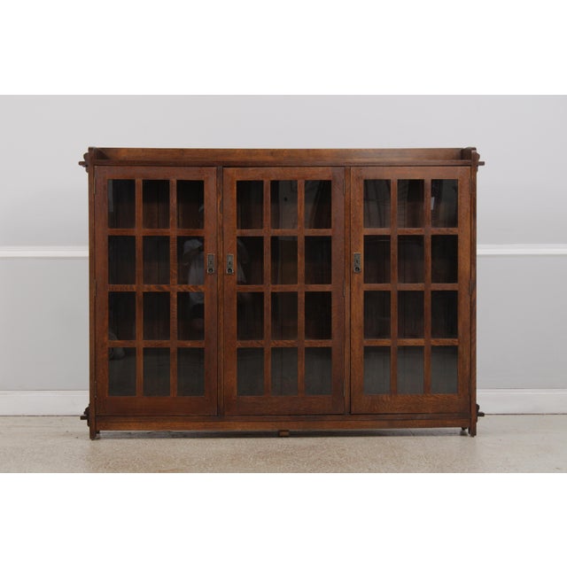 Age: Approx. 20 Years Old Details: Dark Oak Finish Mortise & Tenon Construction Arts & Crafts Style High Quality...