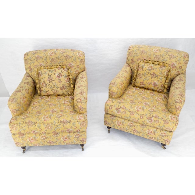 Mid-Century Modern Pair of Gold & Pink Floral Silk Like Upholstery Kravet Lounge Chairs MINT For Sale - Image 3 of 10