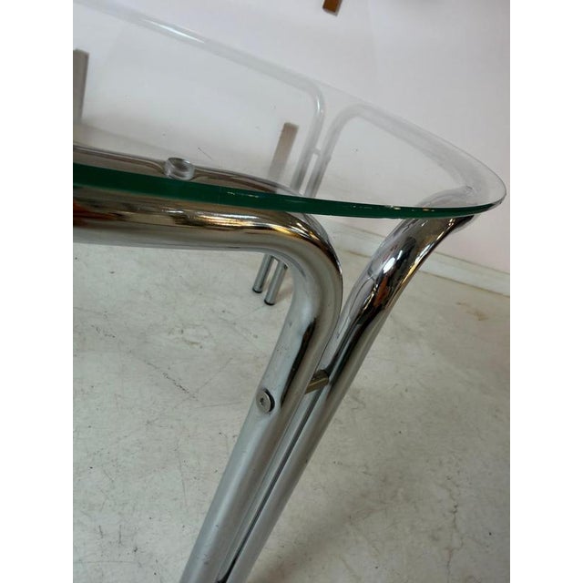 Silver Round Coffee Table in Glass and Chrome For Sale - Image 8 of 11