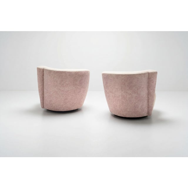 1980s Pair of Vladimir Kagan Nautilus Swivel Chairs For Sale - Image 5 of 10