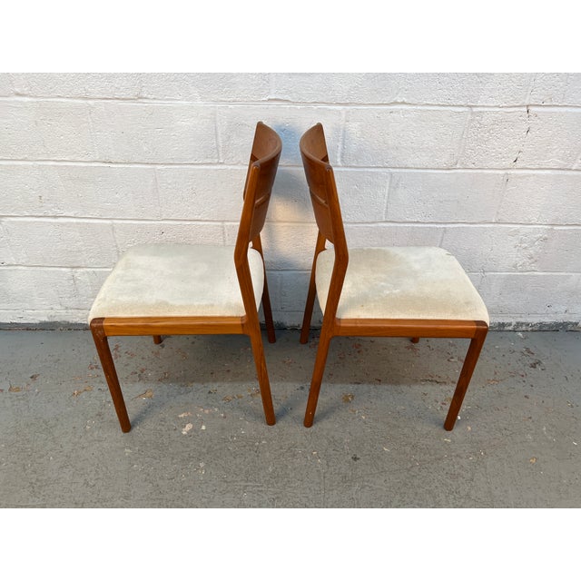 Mid 20th Century Pair of 'Fs17' Teak Danish Dining Chairs Attributed to House of Denmark For Sale - Image 4 of 9