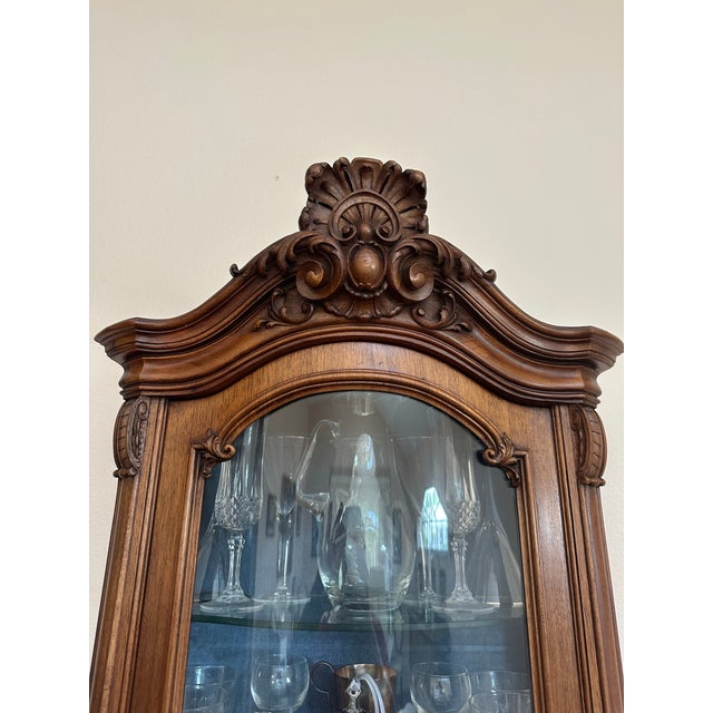 Thos. Moser Exquisite Antique Louis XV Rococo Revival China Cabinet / Vitrine For Sale - Image 4 of 10