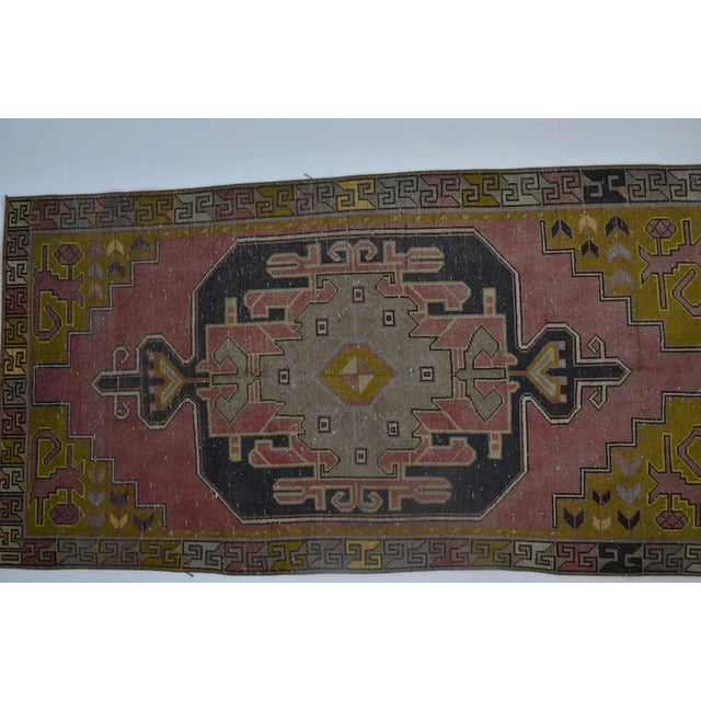 1960s Geometric Tribal Oushak Carpet For Sale - Image 5 of 10