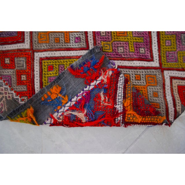 Hand-Woven Braided Small Rug Turkish Jajim Kilim - 19″ × 29″ For Sale - Image 10 of 13