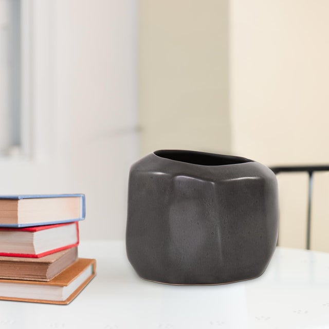 Gray Gray Alamo Vase- Medium For Sale - Image 8 of 10