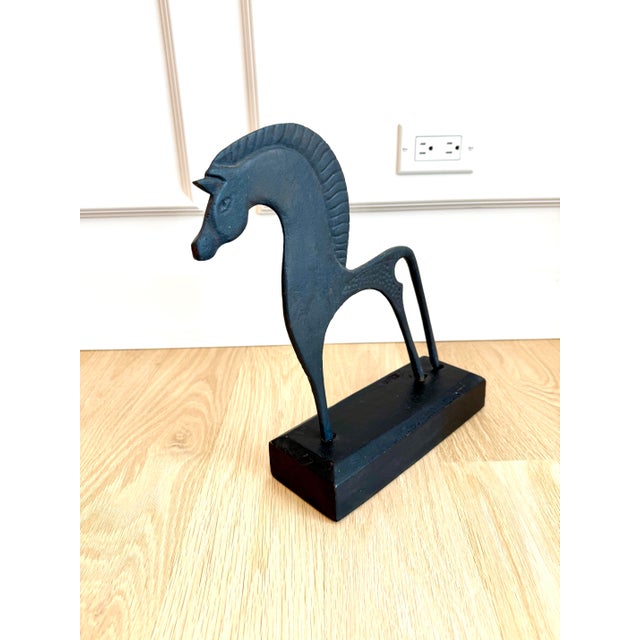 Mid-Century Modern Cast Iron Etruscan-Inspired Horse Sculpture For Sale In Chicago - Image 6 of 7