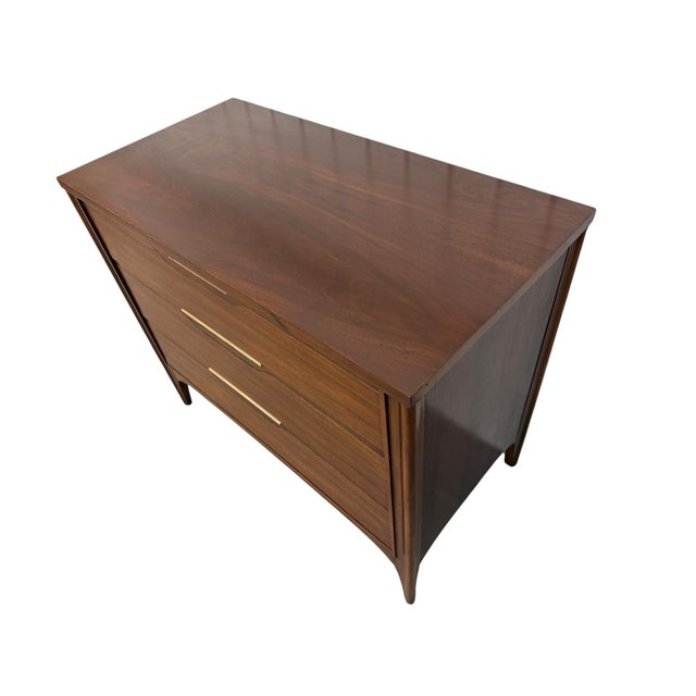 1960s Mid-Century Modern Kent Coffey "Impact" Walnut Bachelor Chest For Sale - Image 5 of 10
