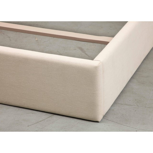 Modern Upholstered Linen Queen Bed With Scalloped Headboard