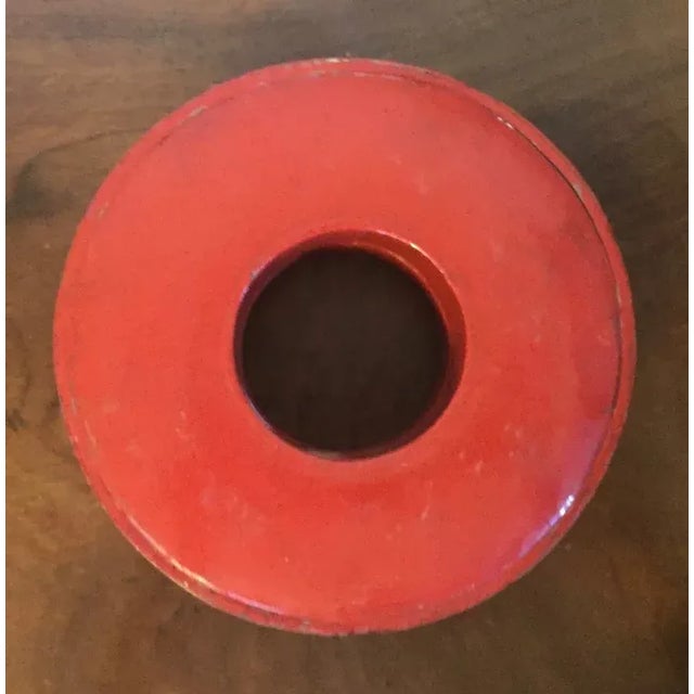 19th Century Antique 19th Century Round Chinese Red & Black Lacquer Pigskin Box with Intricate Gilding For Sale - Image 5 of 13