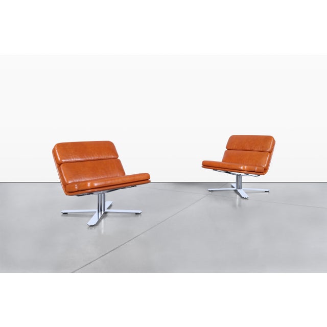 Mid-Century Modern Mid-Century Modern Leather “Solo” Lounge Chairs by John Follis for Fortress For Sale - Image 3 of 14