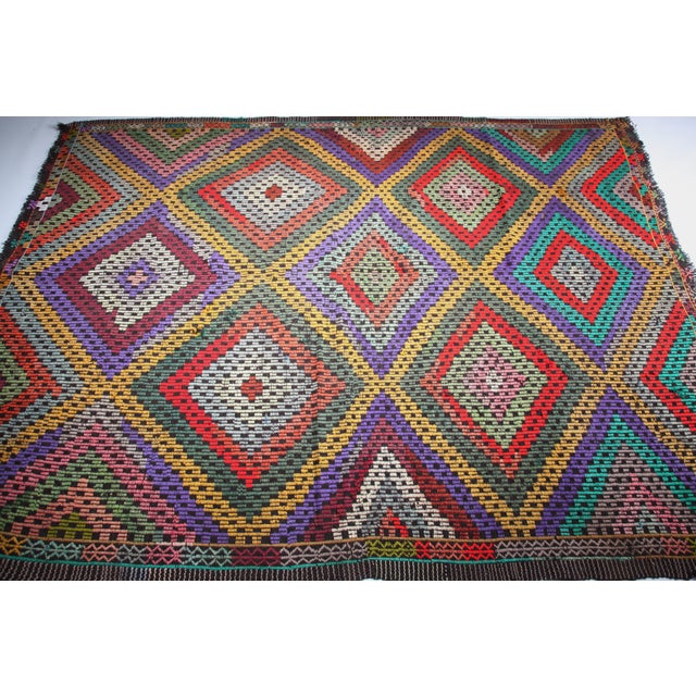 Vintage Turkish Kilim Rug-5’2’x7’7" For Sale - Image 10 of 11