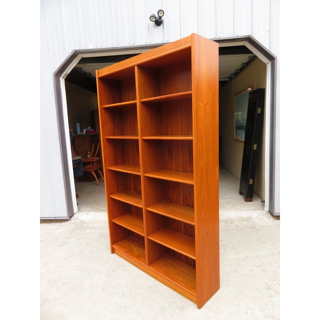 Poul Hundevad Vintage Danish Modern Teak Double Bookcase Bookshelf Mid Century Hundeved Style Display Shelf For Sale - Image 4 of 16
