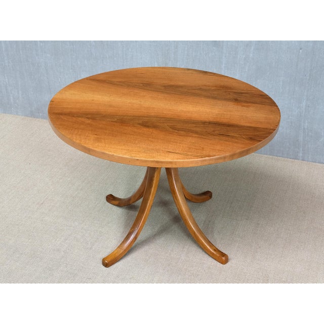 Mid-Century Modern Sculptural Round Dining Table in Walnut by Osvaldo Borsani for Atelier Borsani Varedo, 1945 For Sale - Image 3 of 15