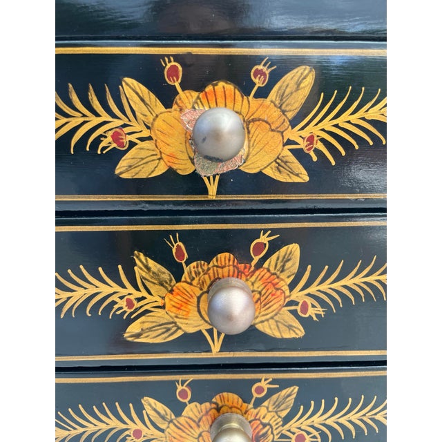 Early 20th Century Asian Japanese Black Lacquer Hand-Painted Jewelry Side Table For Sale - Image 5 of 12