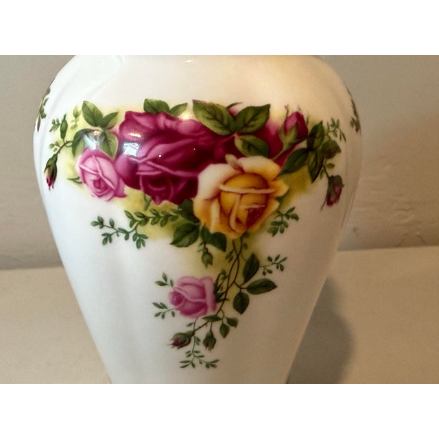 1962 Royal Albert Old Country Roses 7" Porcelain Vase Bone China For Sale - Image 10 of 12