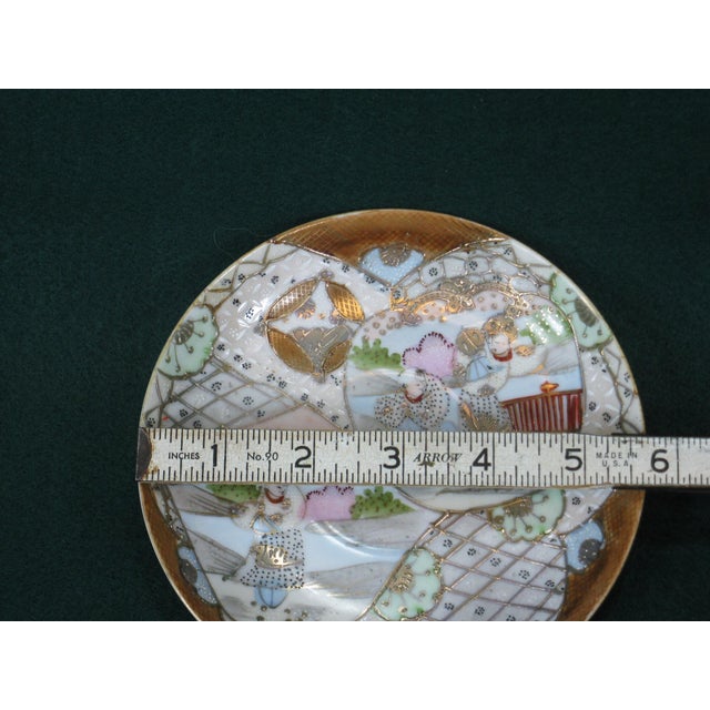Plate / Saucer Antique Japanese Satsuma Figurine Oriental Japan Men, Ladies For Sale - Image 6 of 13