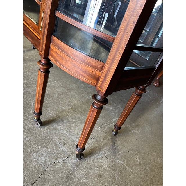 Early 20th Century Berkey and Gay Sheraton Style Cabinet For Sale - Image 12 of 16