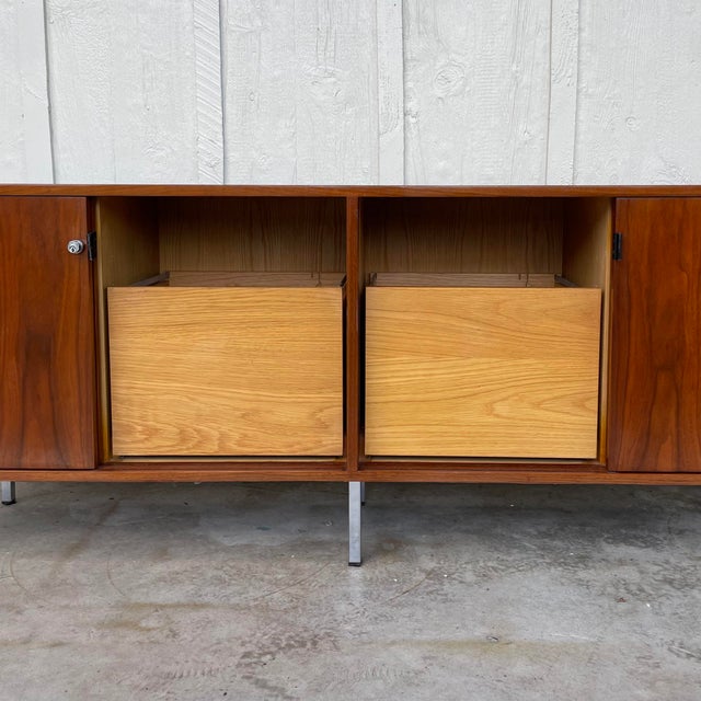 1960s Florence Knoll for Knoll Walnut Credenza, Attributed For Sale - Image 12 of 12