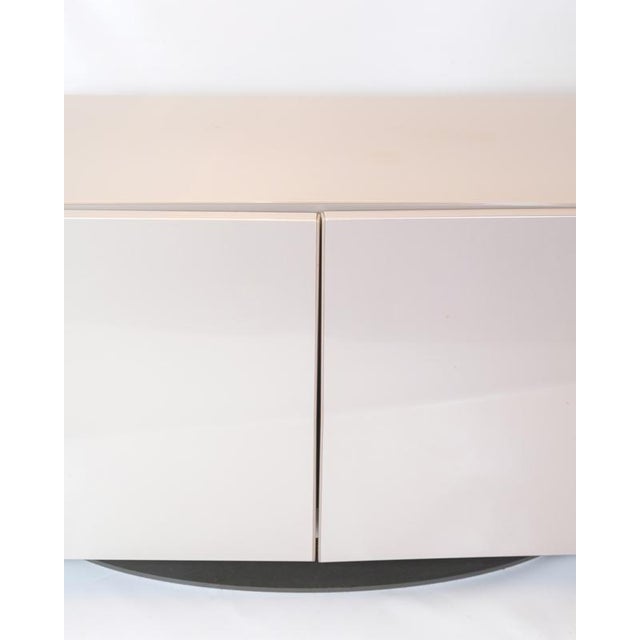 Speed Up Sideboard in High Gloss Grey Paint by Sacha Lakic for Roche Bobois For Sale - Image 4 of 18